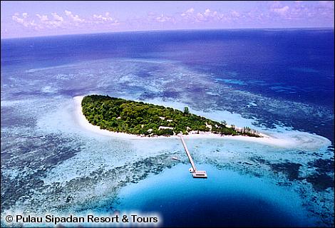 lankayan-aerial.jpg (37074 byte)